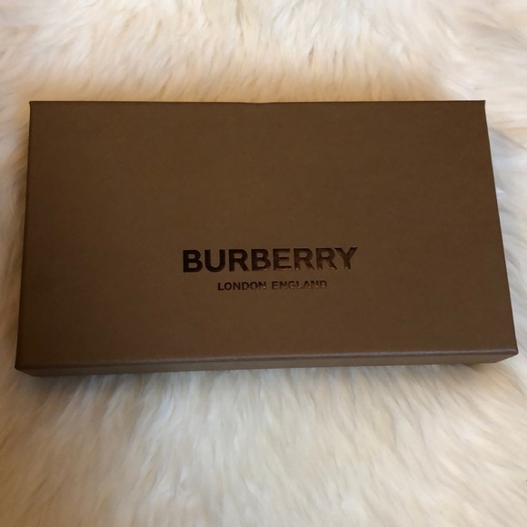 Burberry Cardigan Sweater 6-12 months NWT - Picture 5 of 5